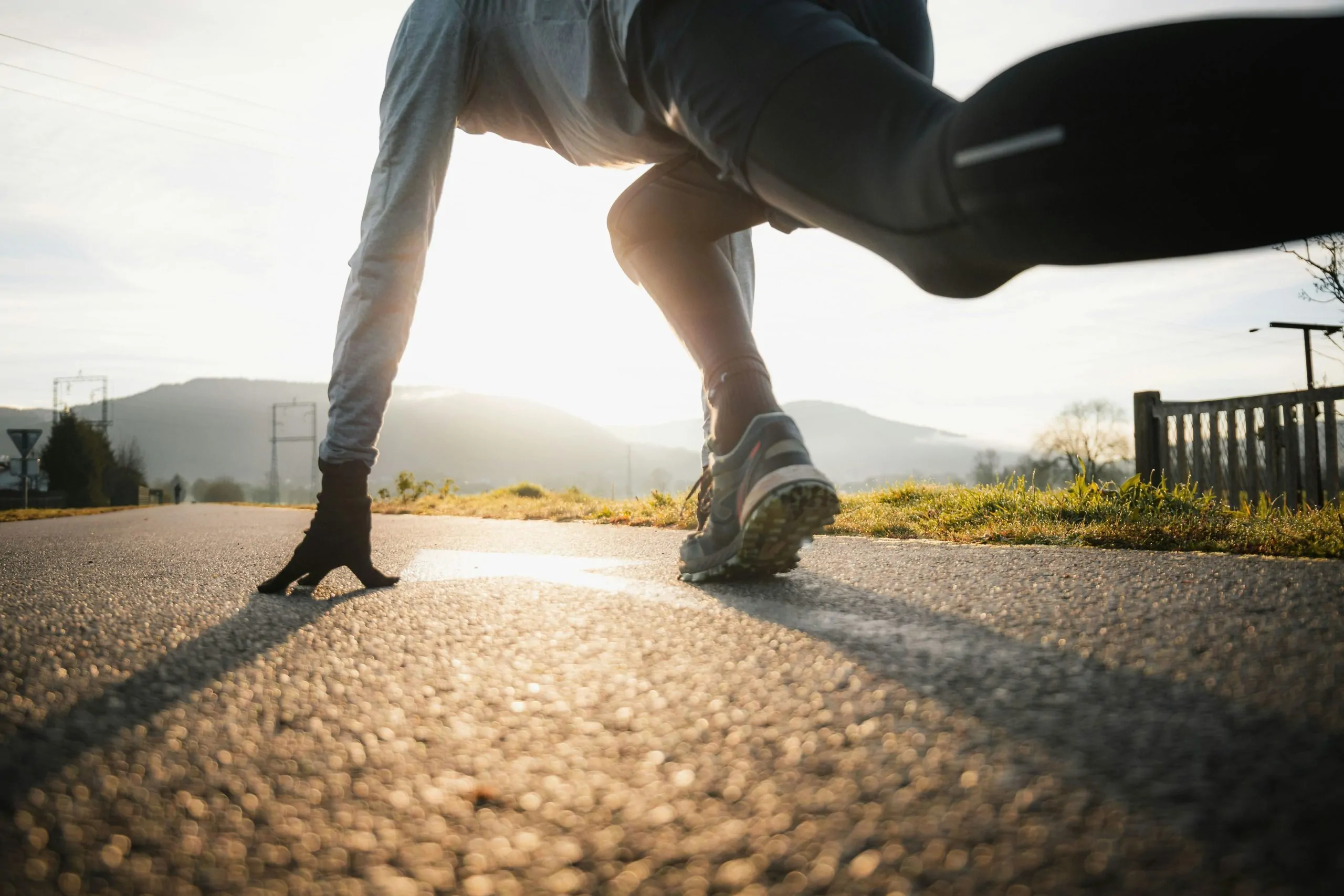 Hoe kies je de juiste hardloopschoenen? 1 ochtend joggen zonsopgang